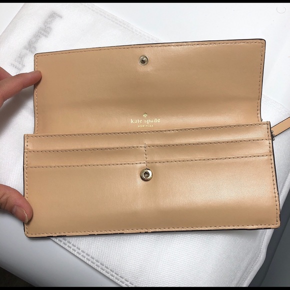 Kate Spade New York Sawyer Street Amelia Wallet - Picture 2 of 4